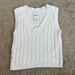 Abercrombie sweater vest